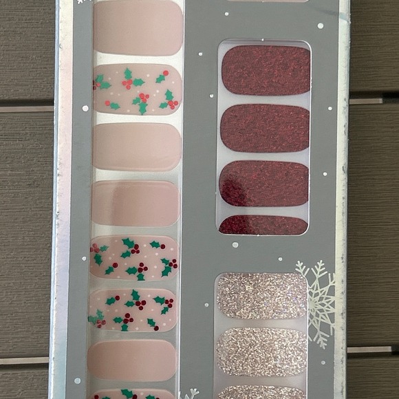 Dashing Diva Gloss Hollywood Ultra Shine Gel Nail Strips 32 Christmas - Picture 1 of 3
